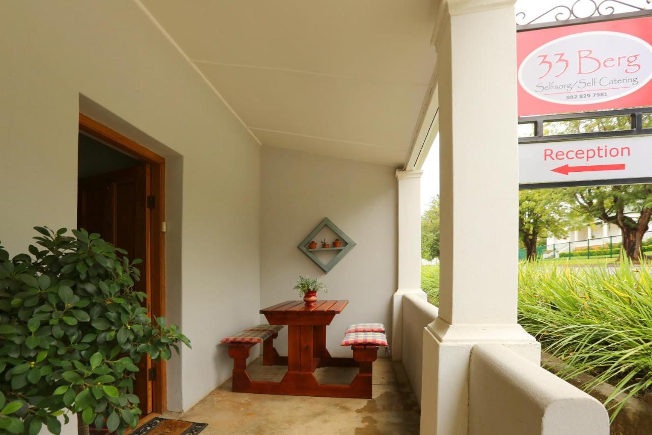 Hotel 33 Berg Selfcatering Swellendam Esterno foto